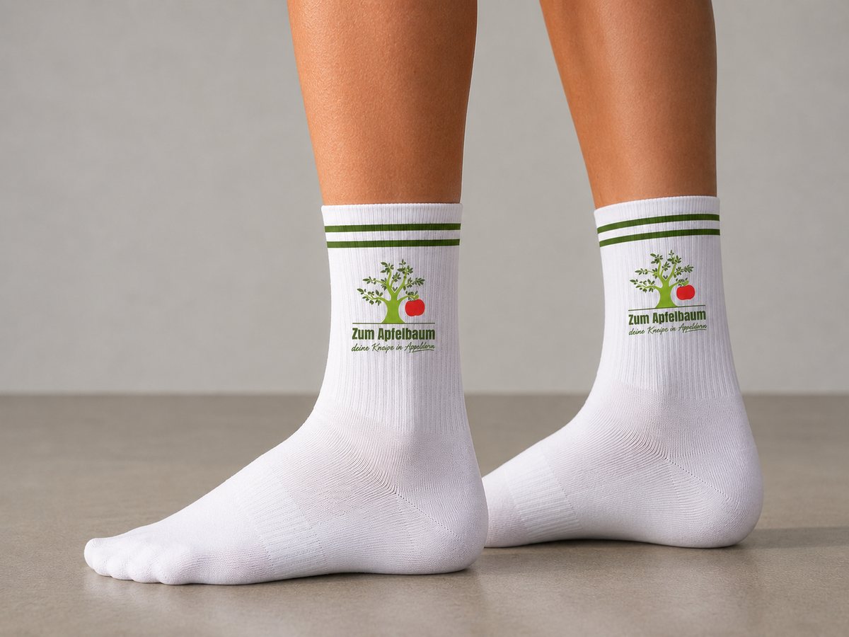 Weiße Socken mit grünen Streifen und Apfelbaum-Aufdruck